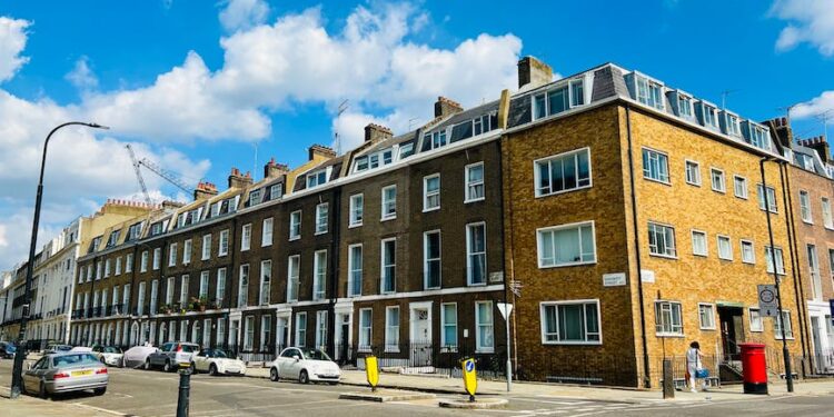 The Intersection of Vaccination and International Travel: Opportunities and Challenges 1 The Intersection of Vaccination and International Travel: Opportunities and Challenges