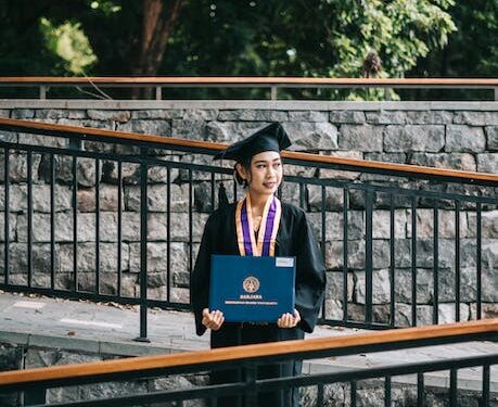 The Role of Education in Bridging Political Divides 1 The Role of Education in Bridging Political Divides