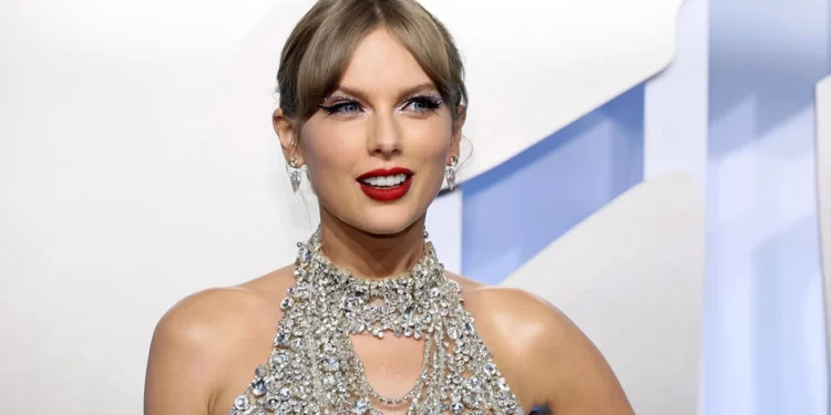 Taylor Swift Drops Surprise Album, Fans Go Crazy