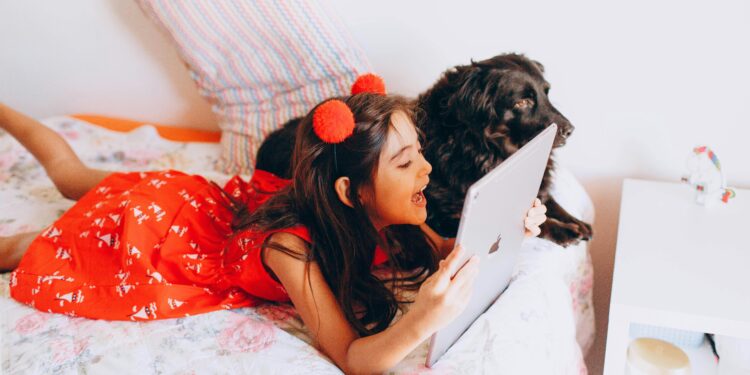 Keeping Children Safe on Social Media: What Parents Should Know to Protect Their Kids 1 Keeping Children Safe on Social Media: What Parents Should Know to Protect Their Kids